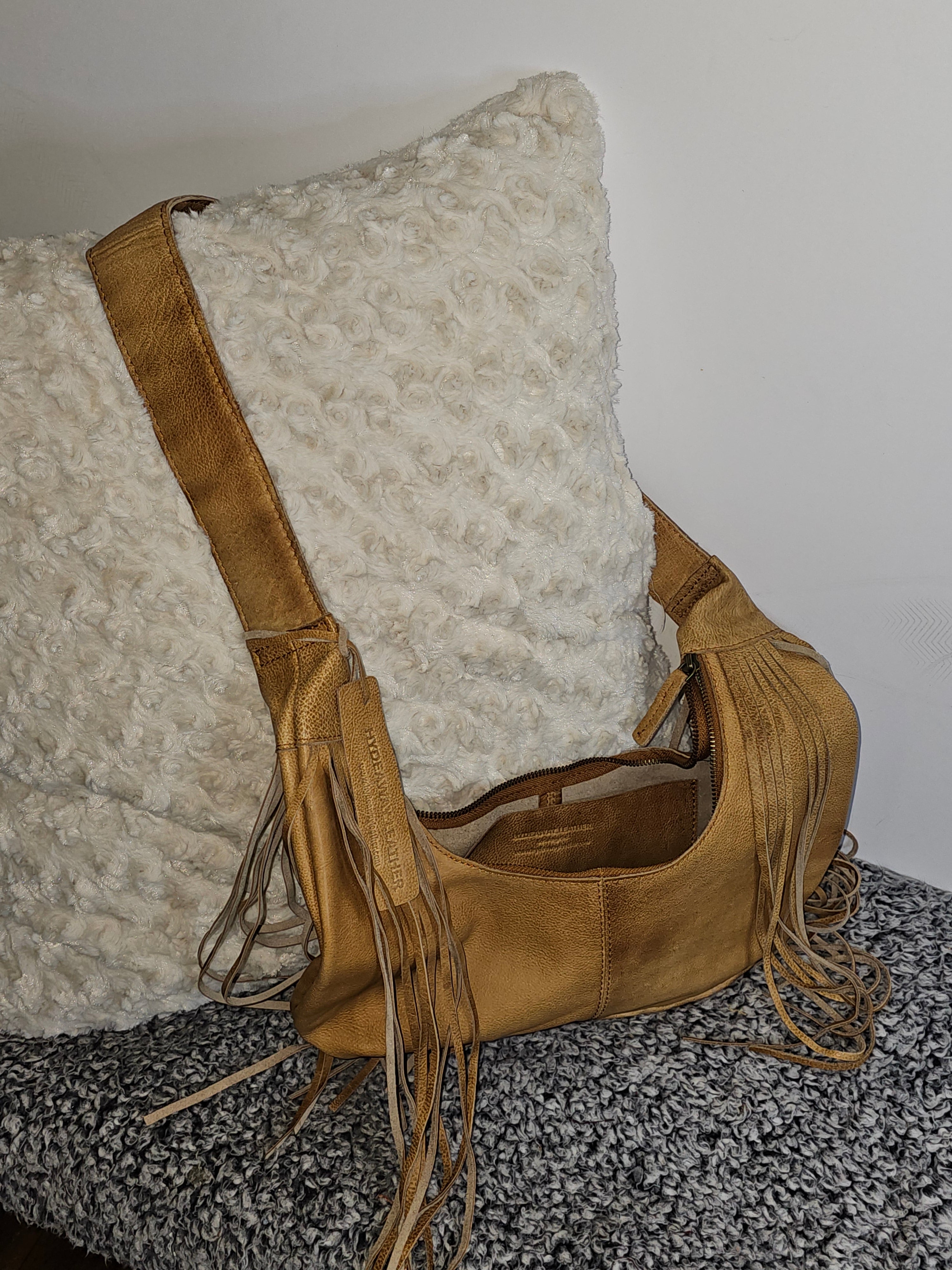 CUT N’ PASTE Saba Sling Bag