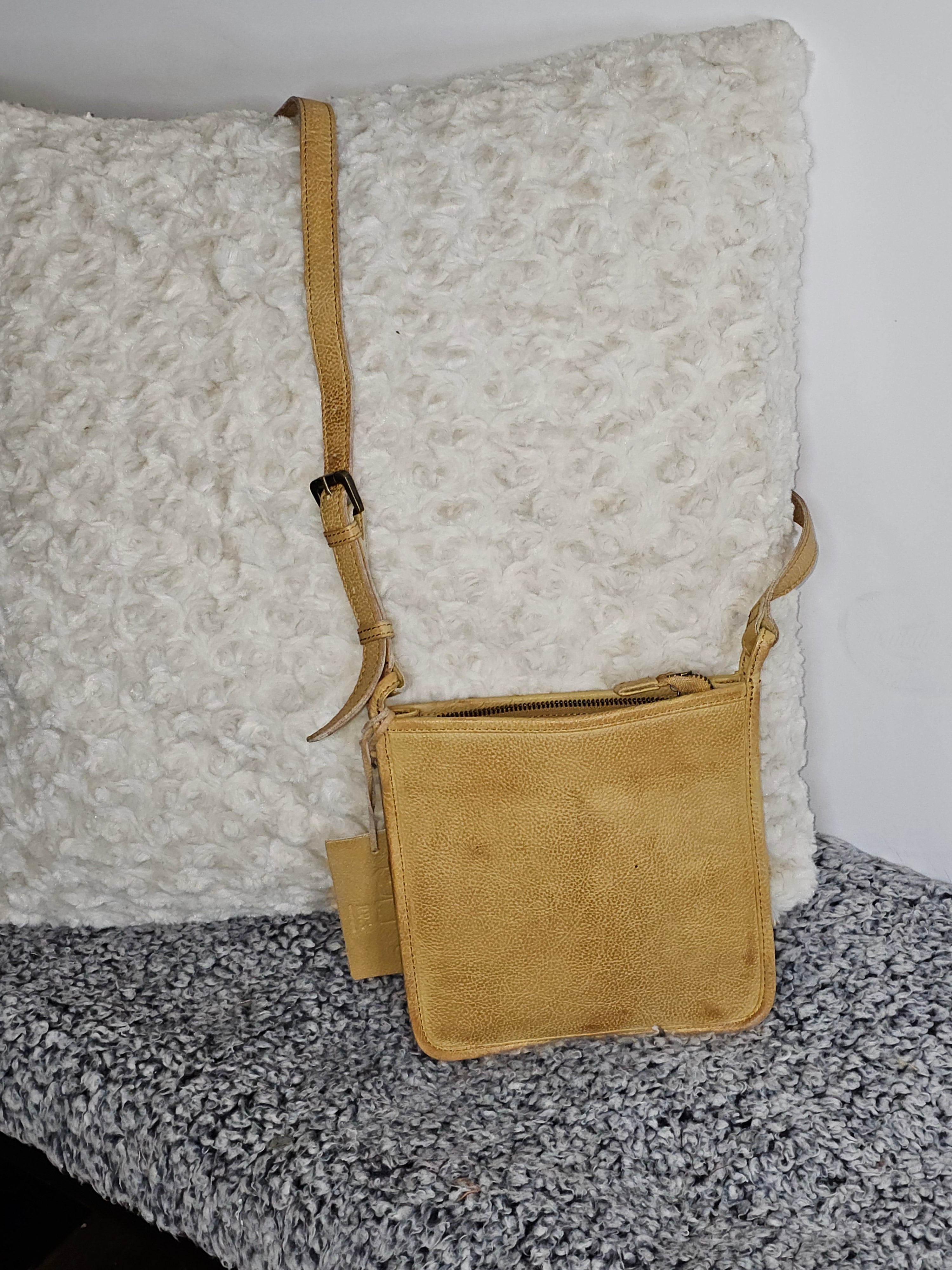 CUT N’ PASTE Haley Crossbody