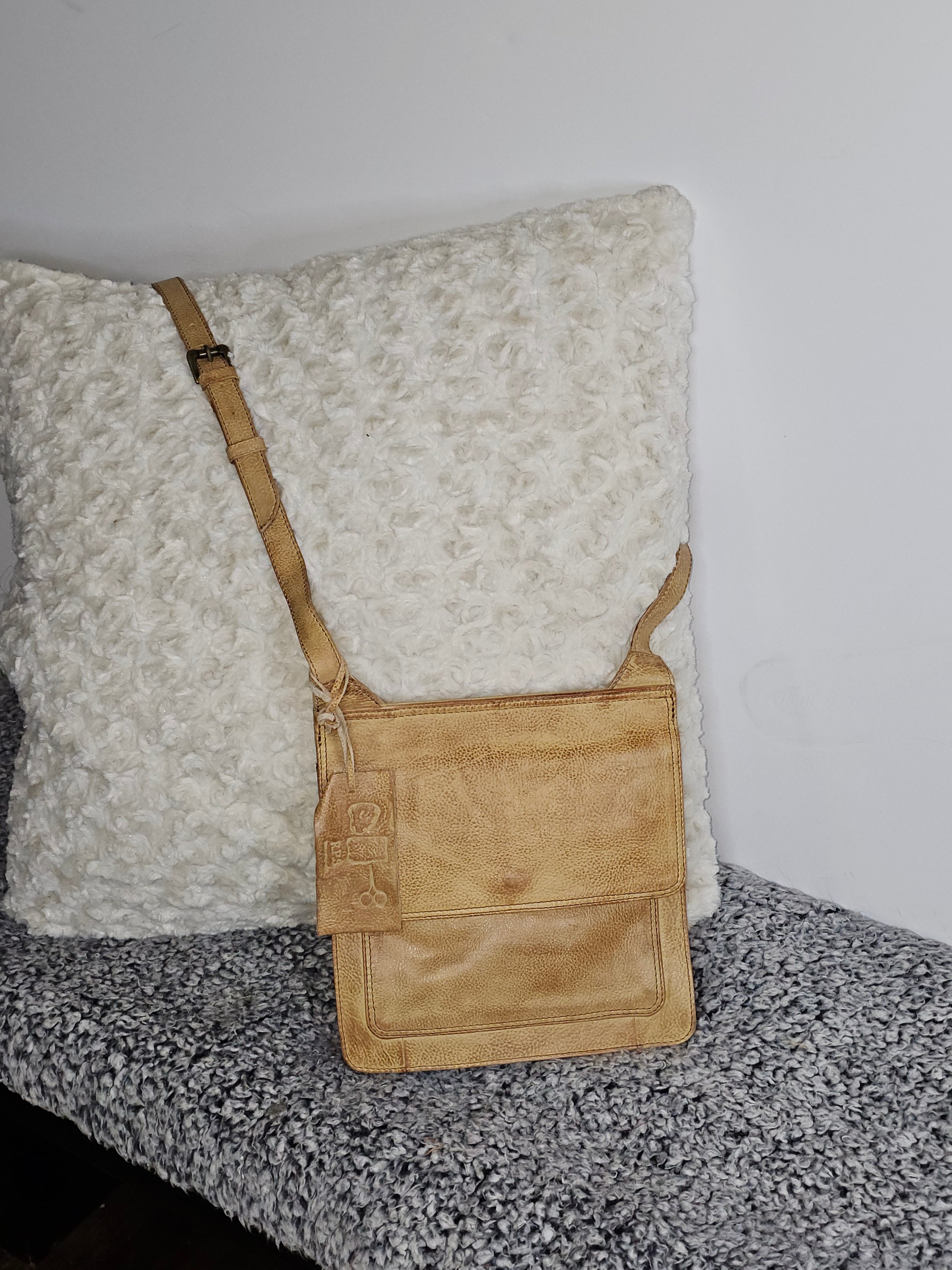 CUT N’ PASTE Southhampton Crossbody