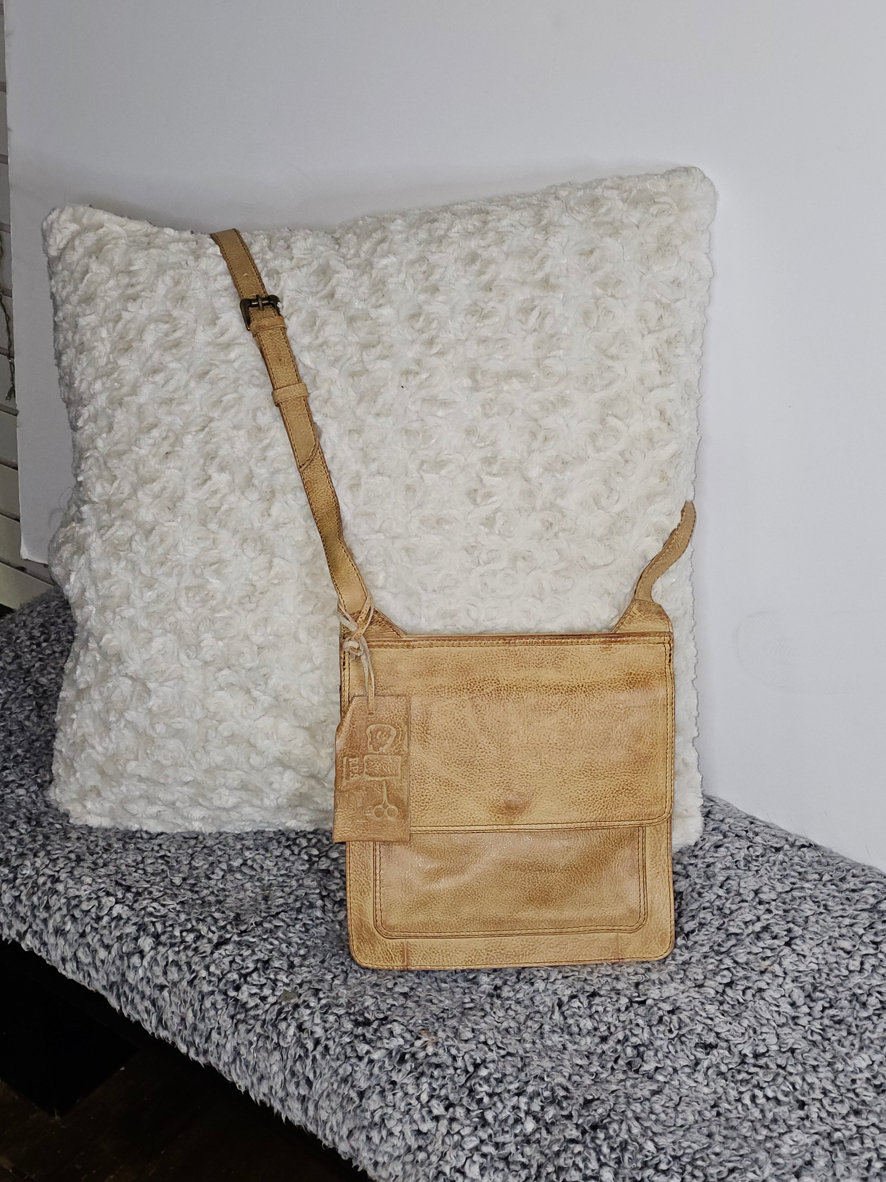 CUT N’ PASTE Southhampton Crossbody