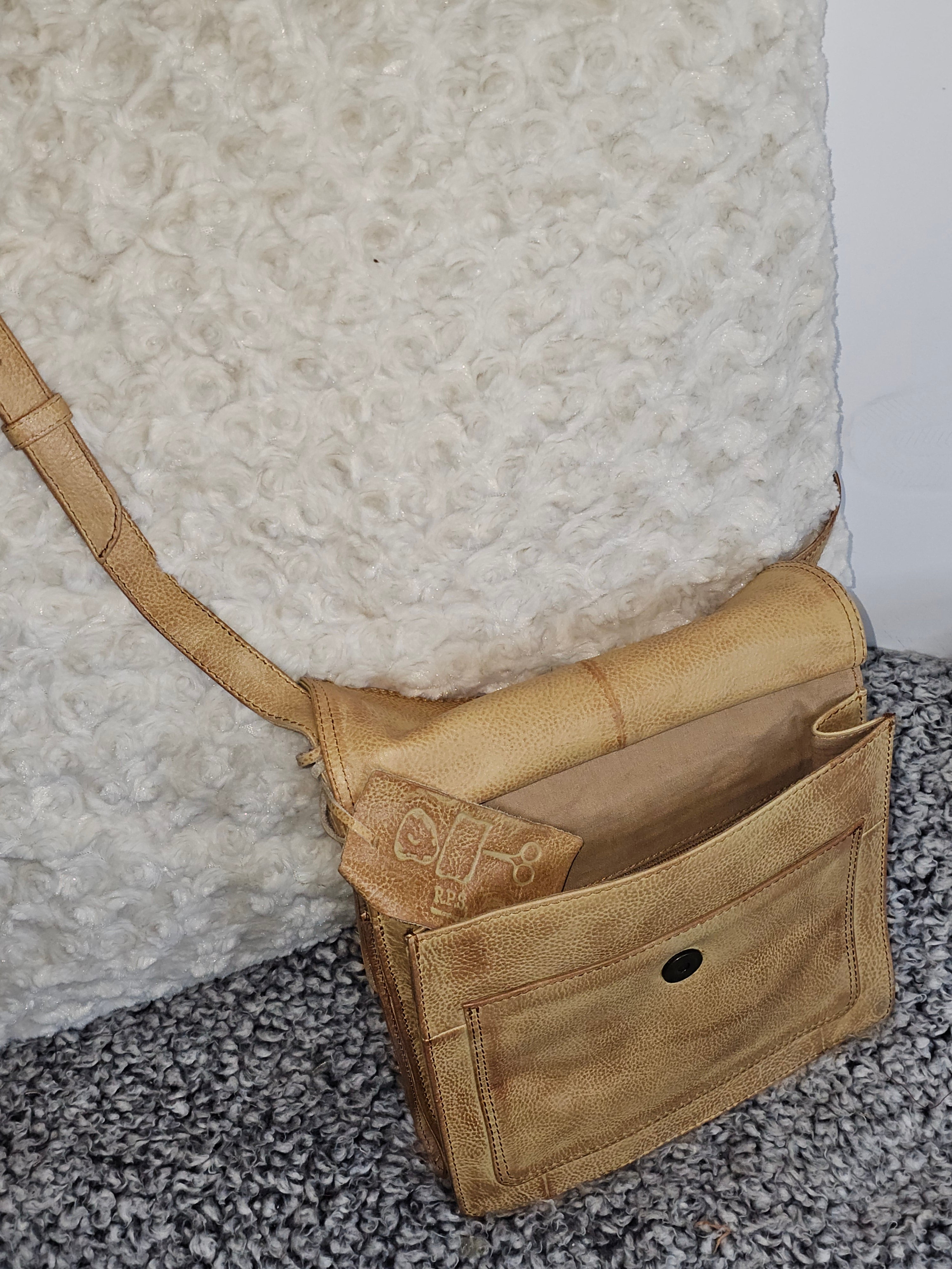 CUT N’ PASTE Southhampton Crossbody