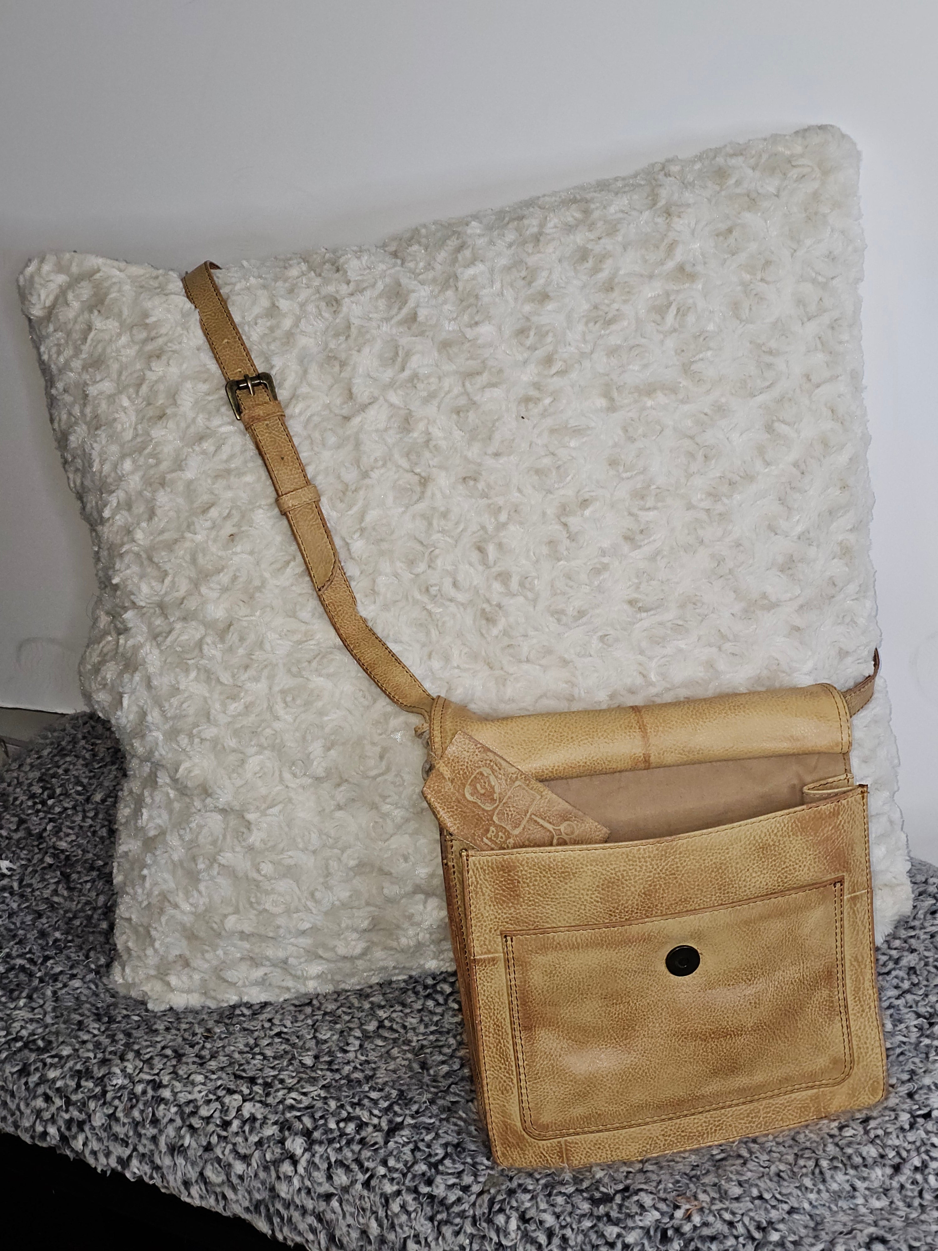 CUT N’ PASTE Southhampton Crossbody