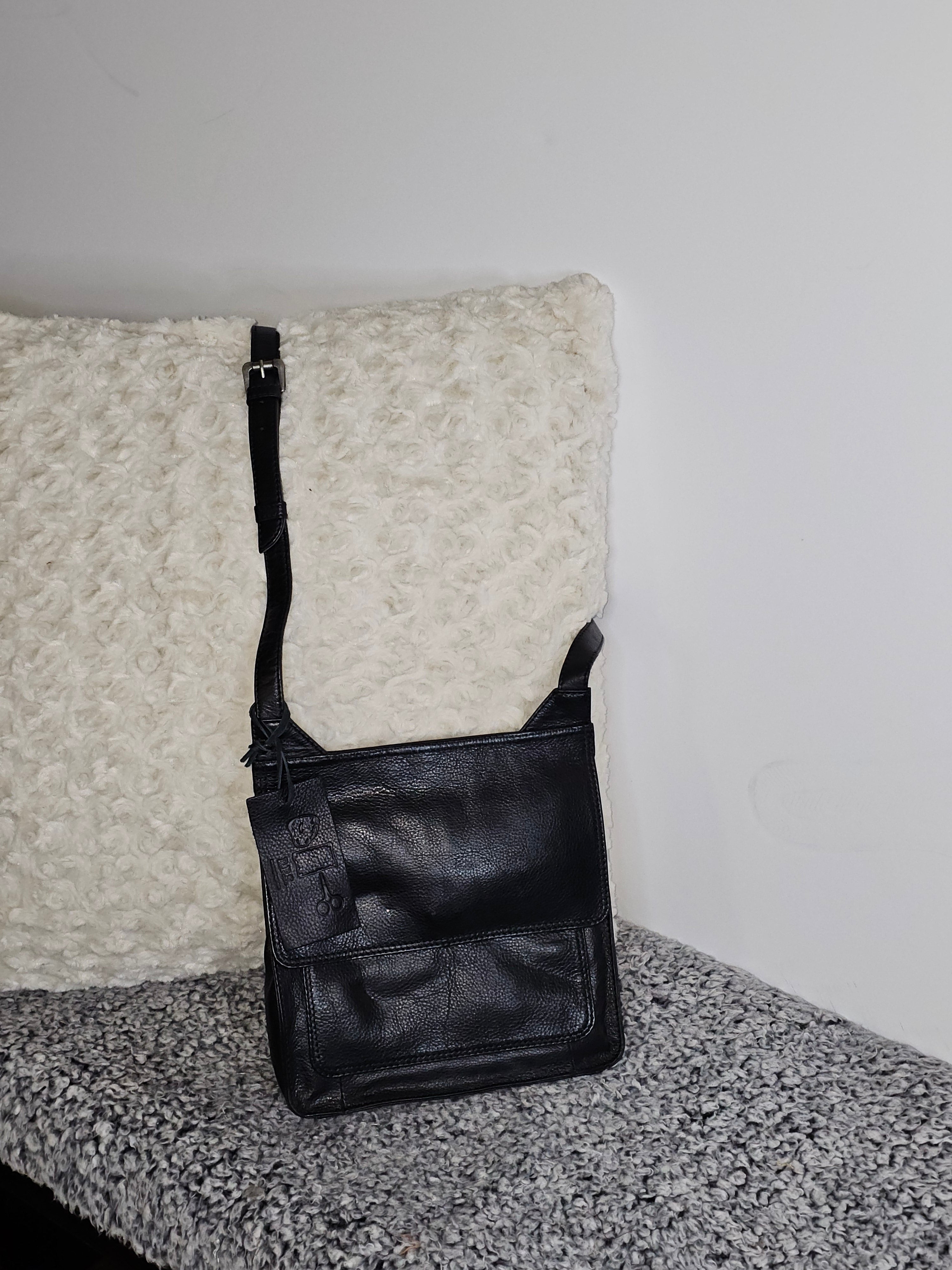 CUT N’ PASTE Southhampton Crossbody