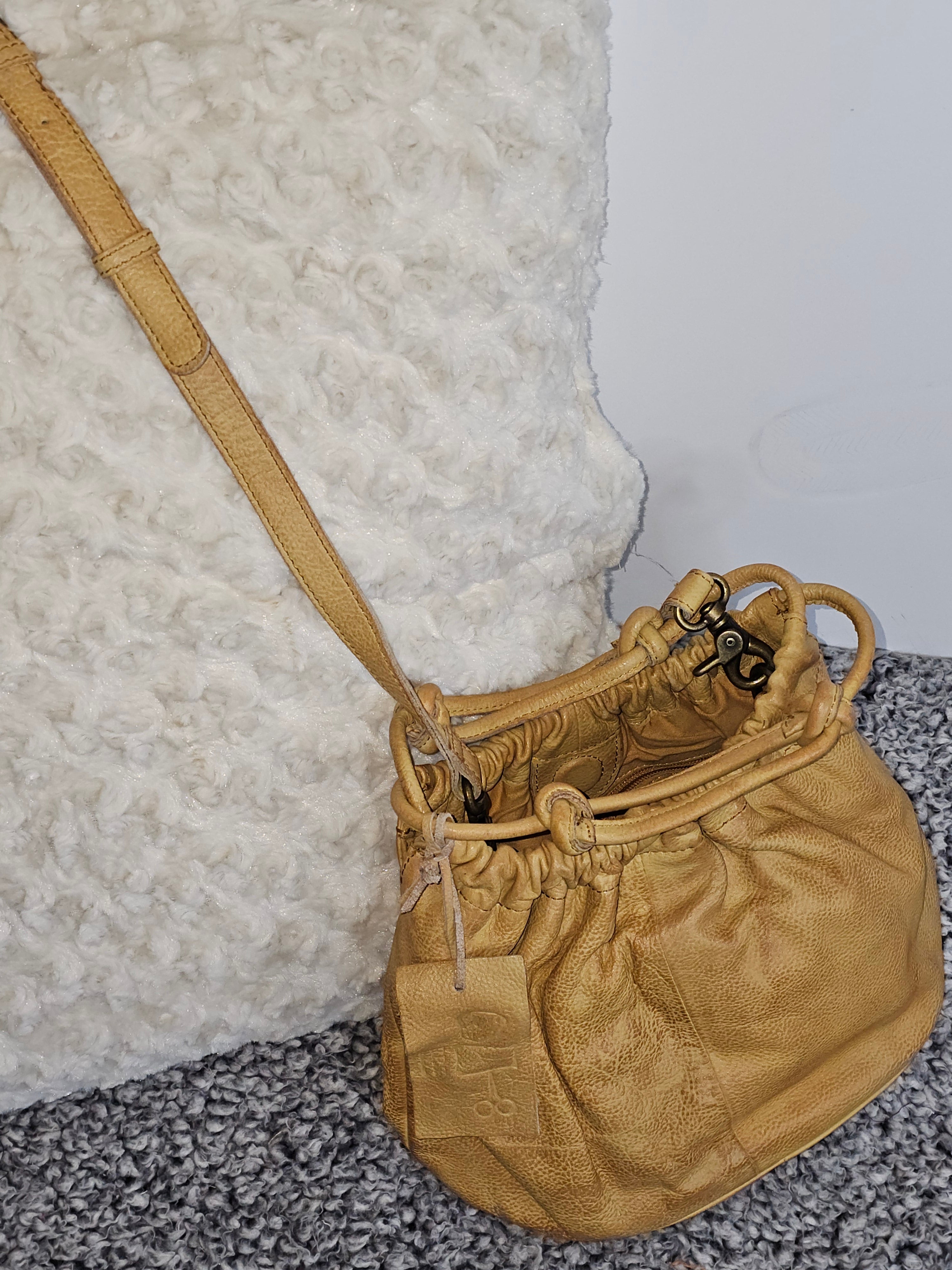 CUT N’ PASTE Maral Crossbody Bag