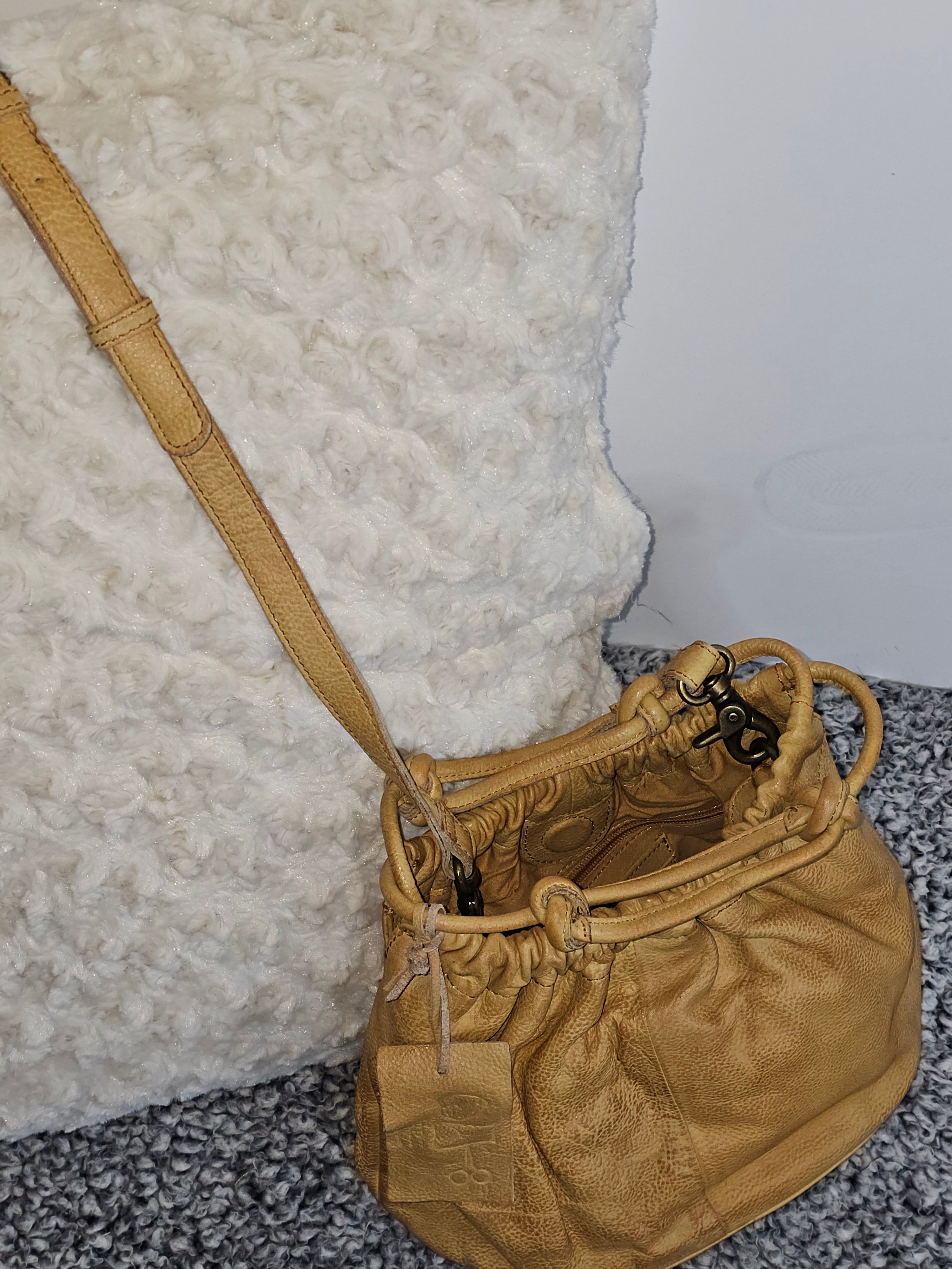 CUT N’ PASTE Maral Crossbody Bag