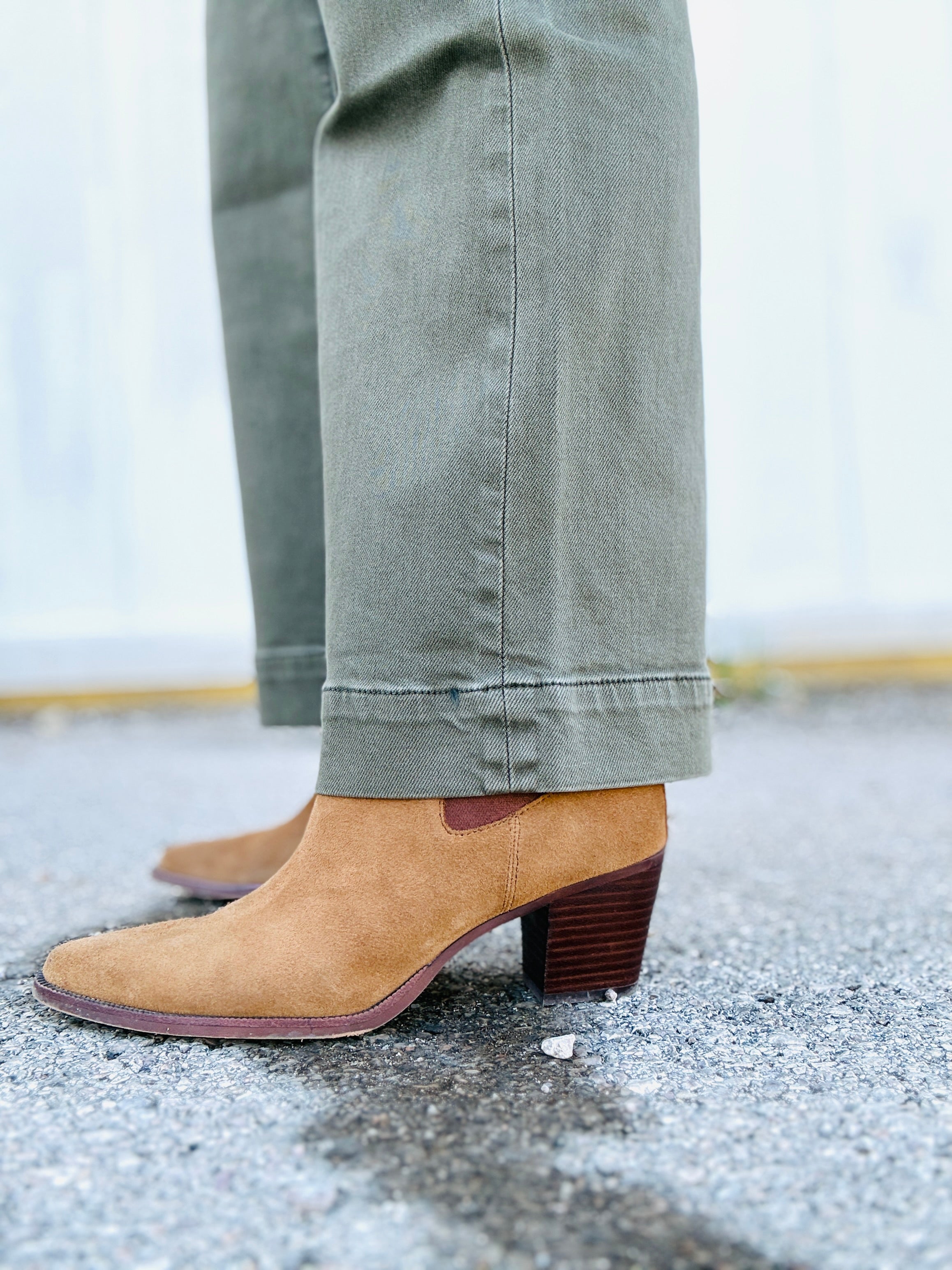 MICA HR Nandor WL Crop