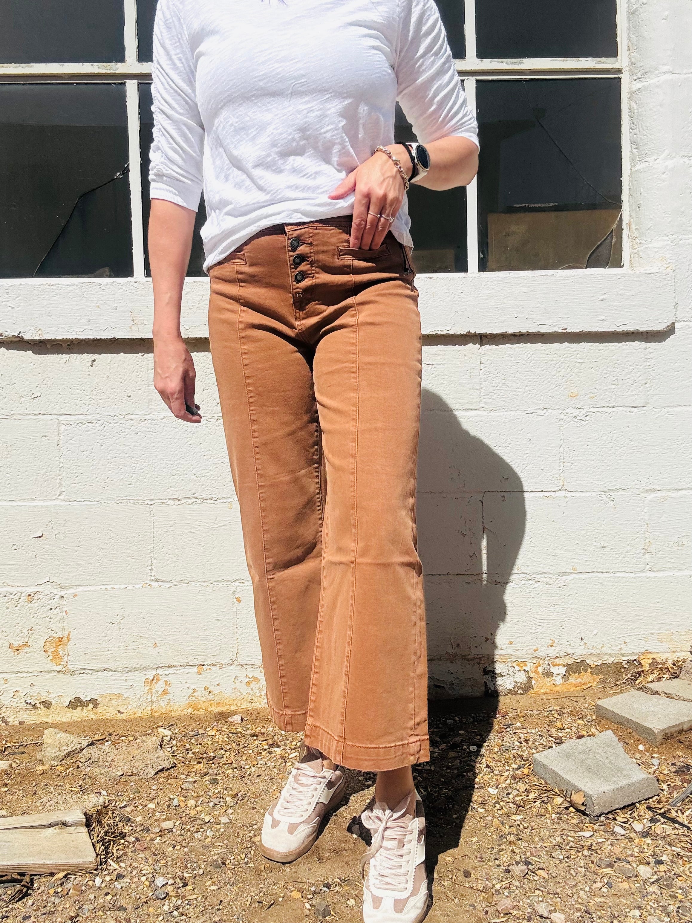 MICA HR Caramel WL Crop