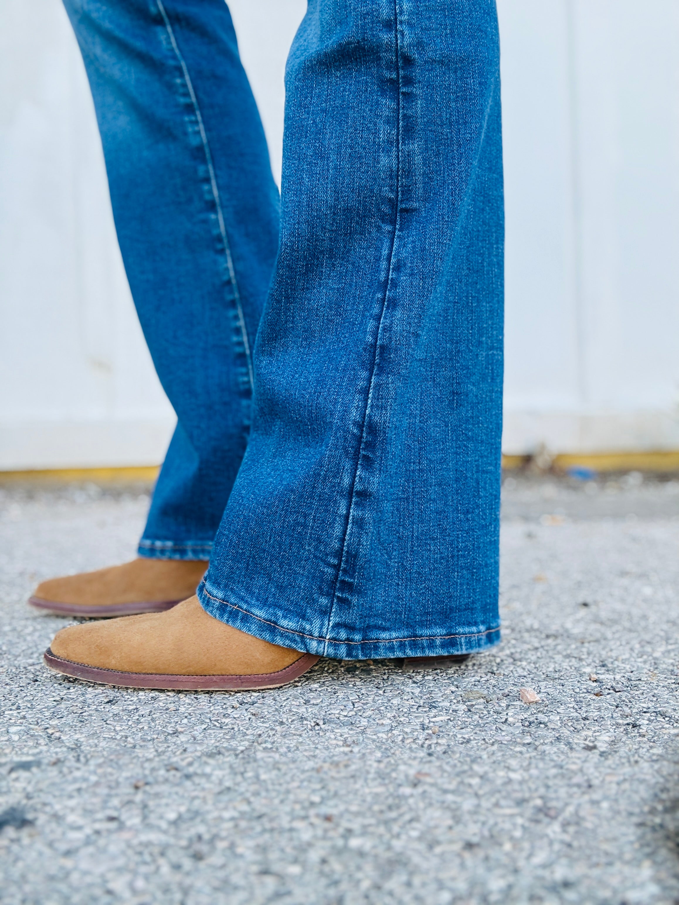 7 For All Mankind MR Leggy Bootcut