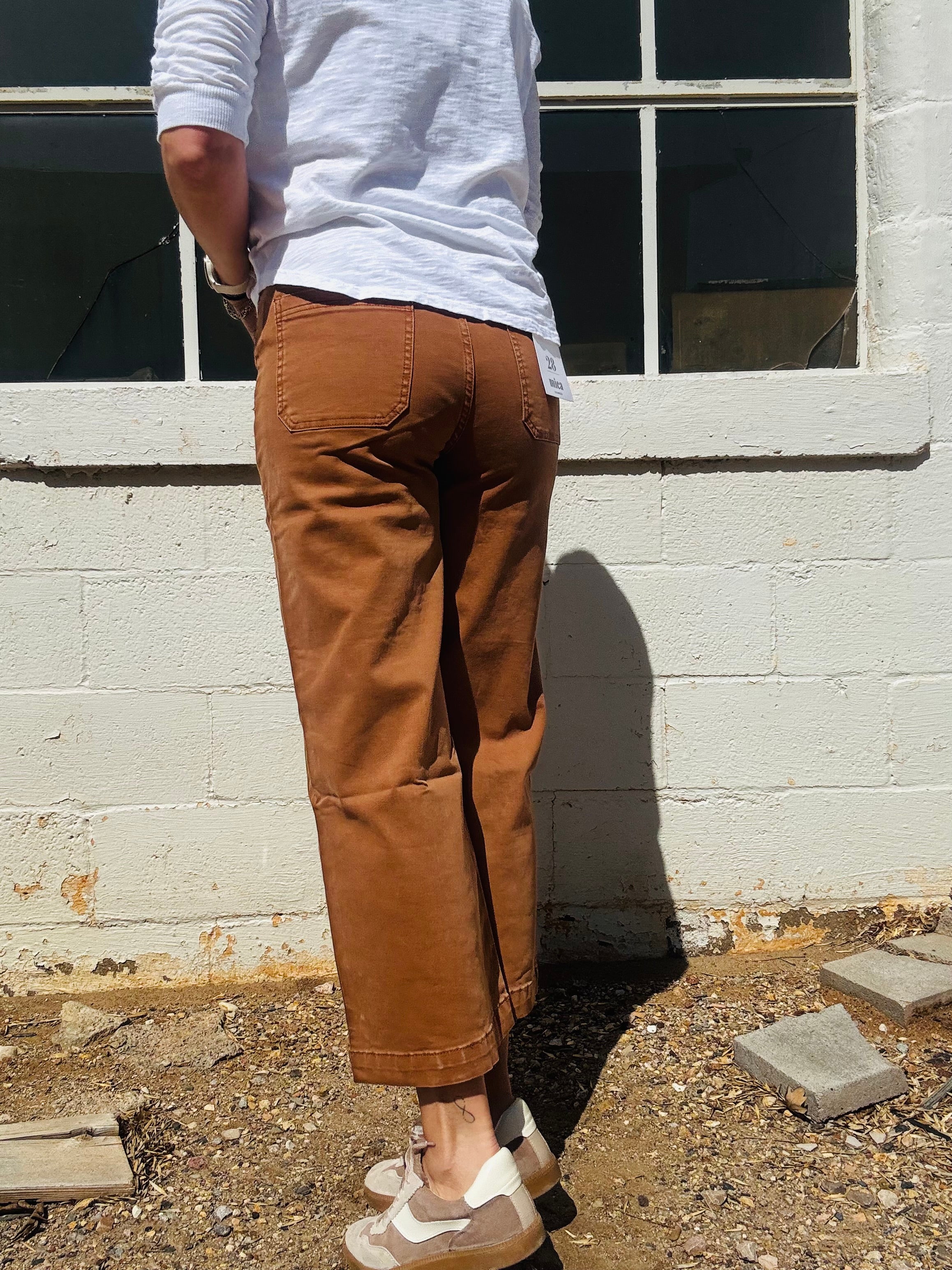 MICA HR Caramel WL Crop