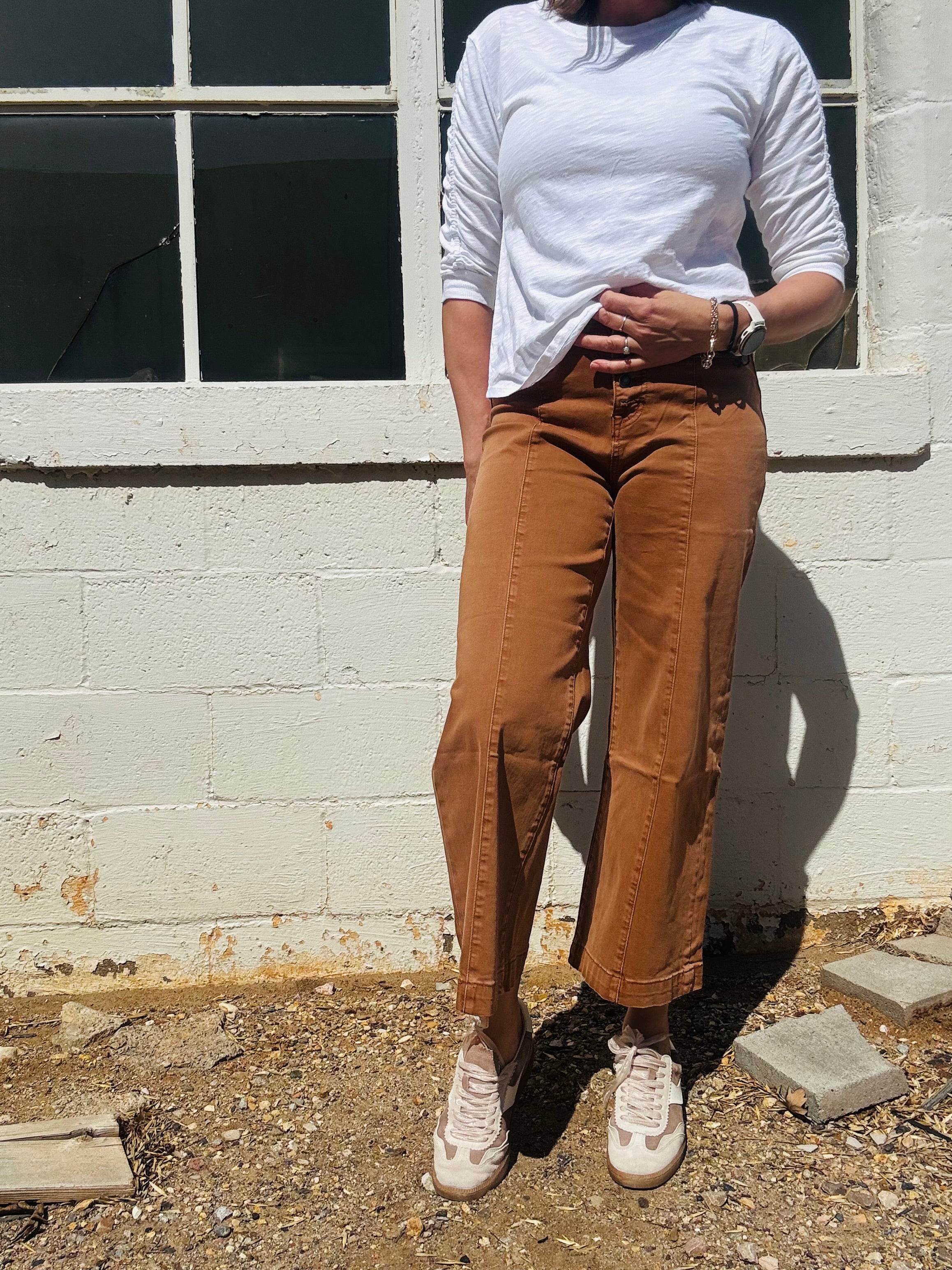 MICA HR Caramel WL Crop