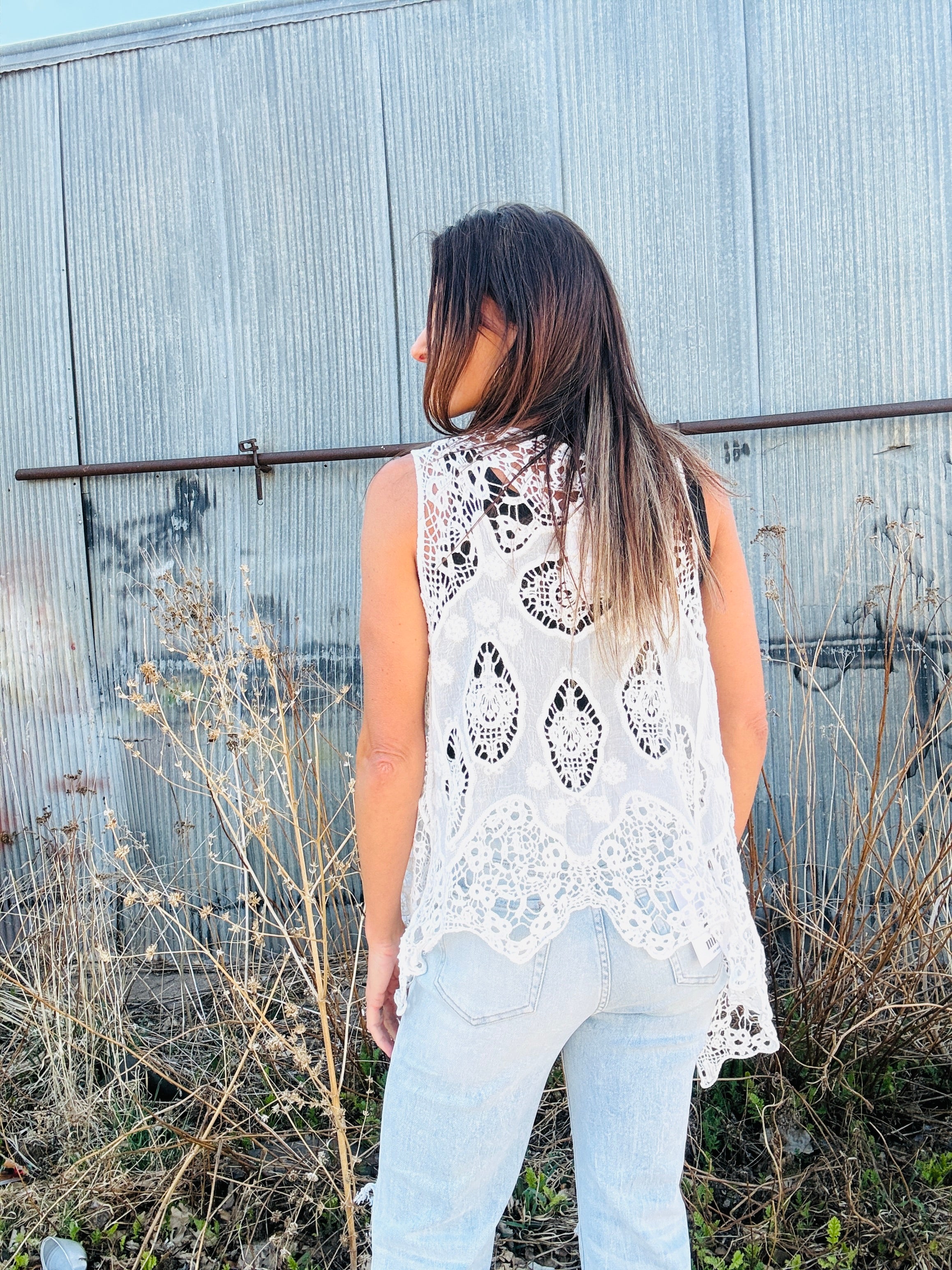 Sleeveless Hollow Lace Cardigan