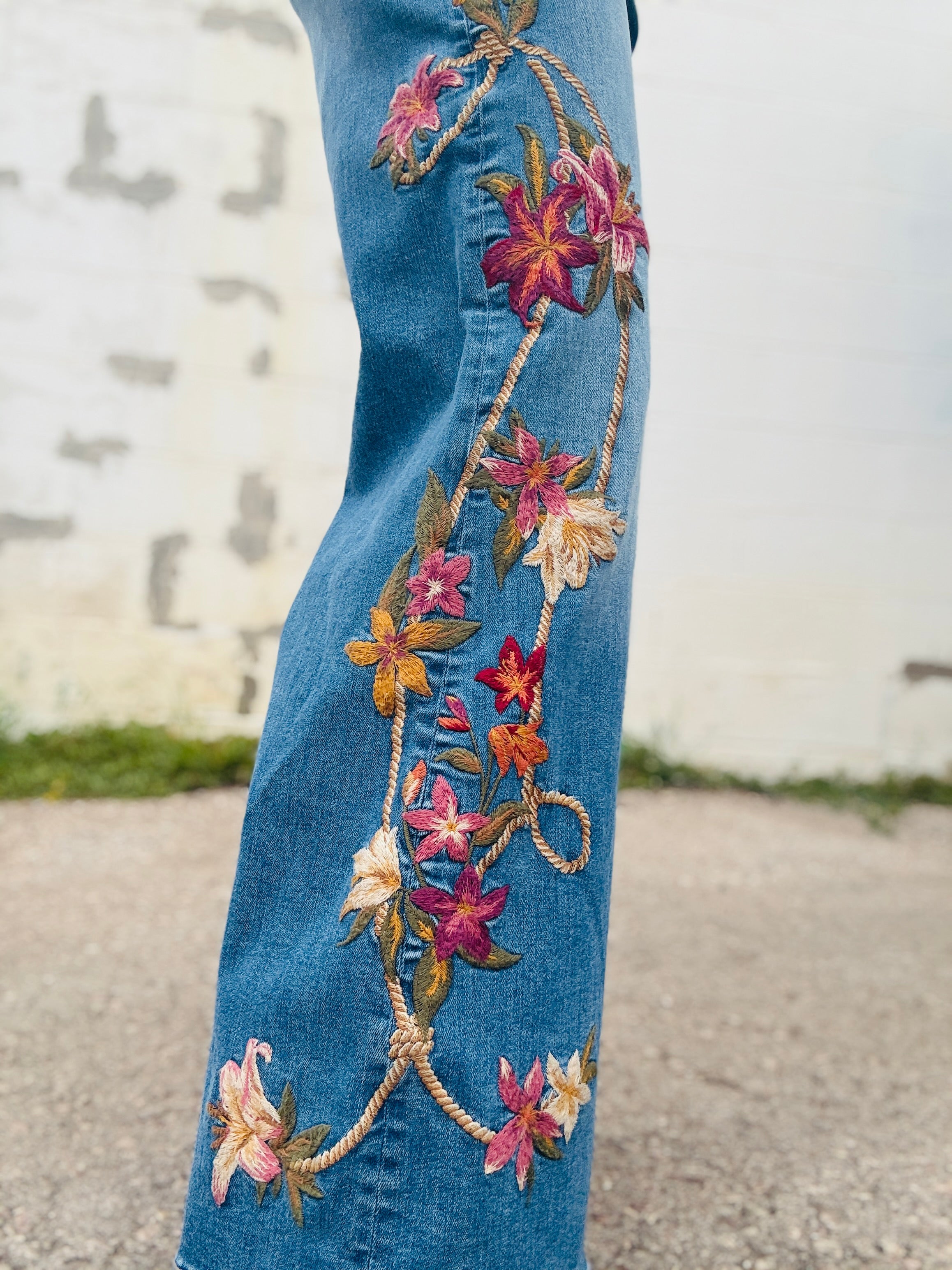 Driftwood Penelope x Lillies & Lassos