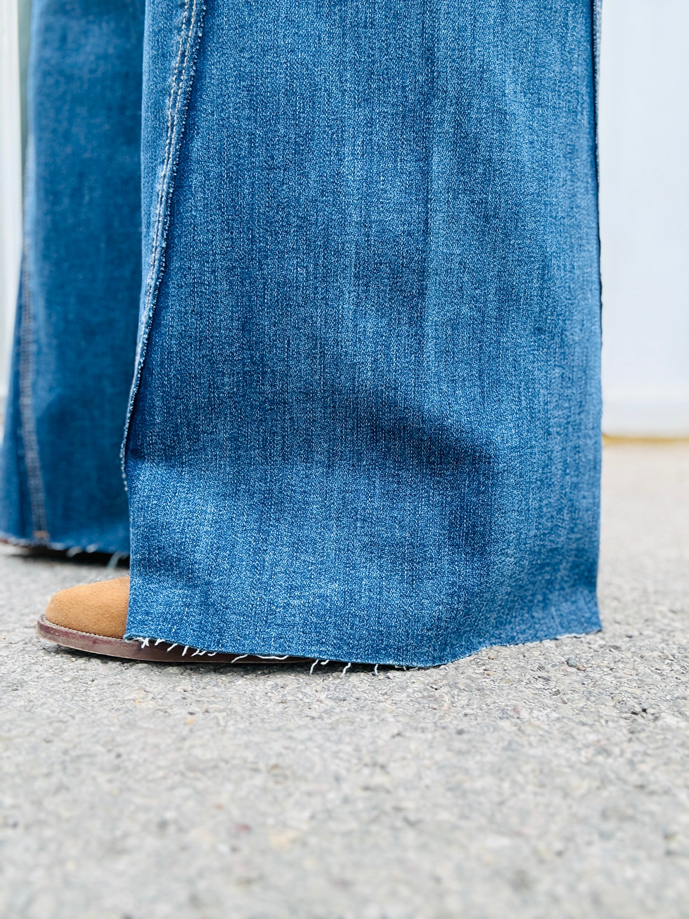 MICA HR Seamed Wide Leg