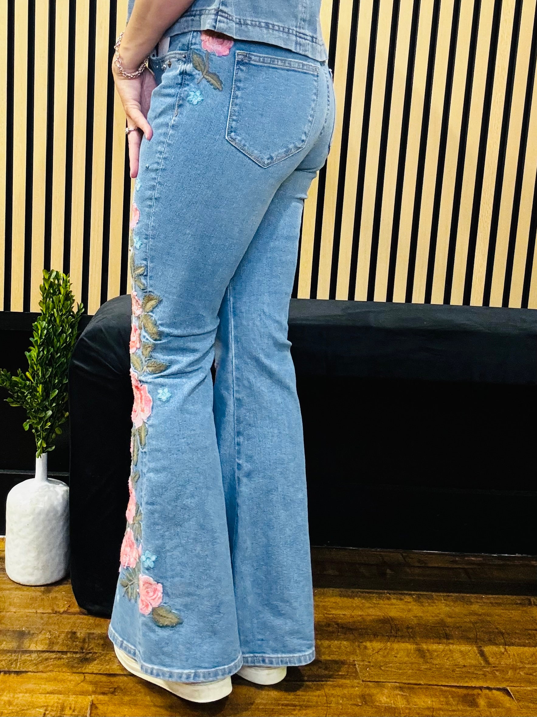 Driftwood Farrah x Floral Festival