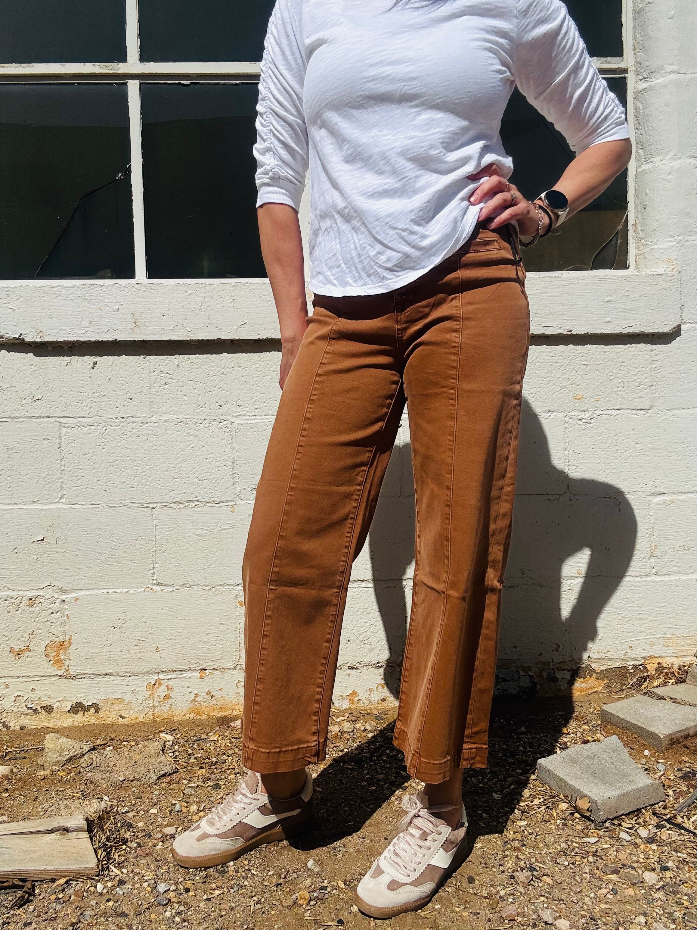 MICA HR Caramel WL Crop