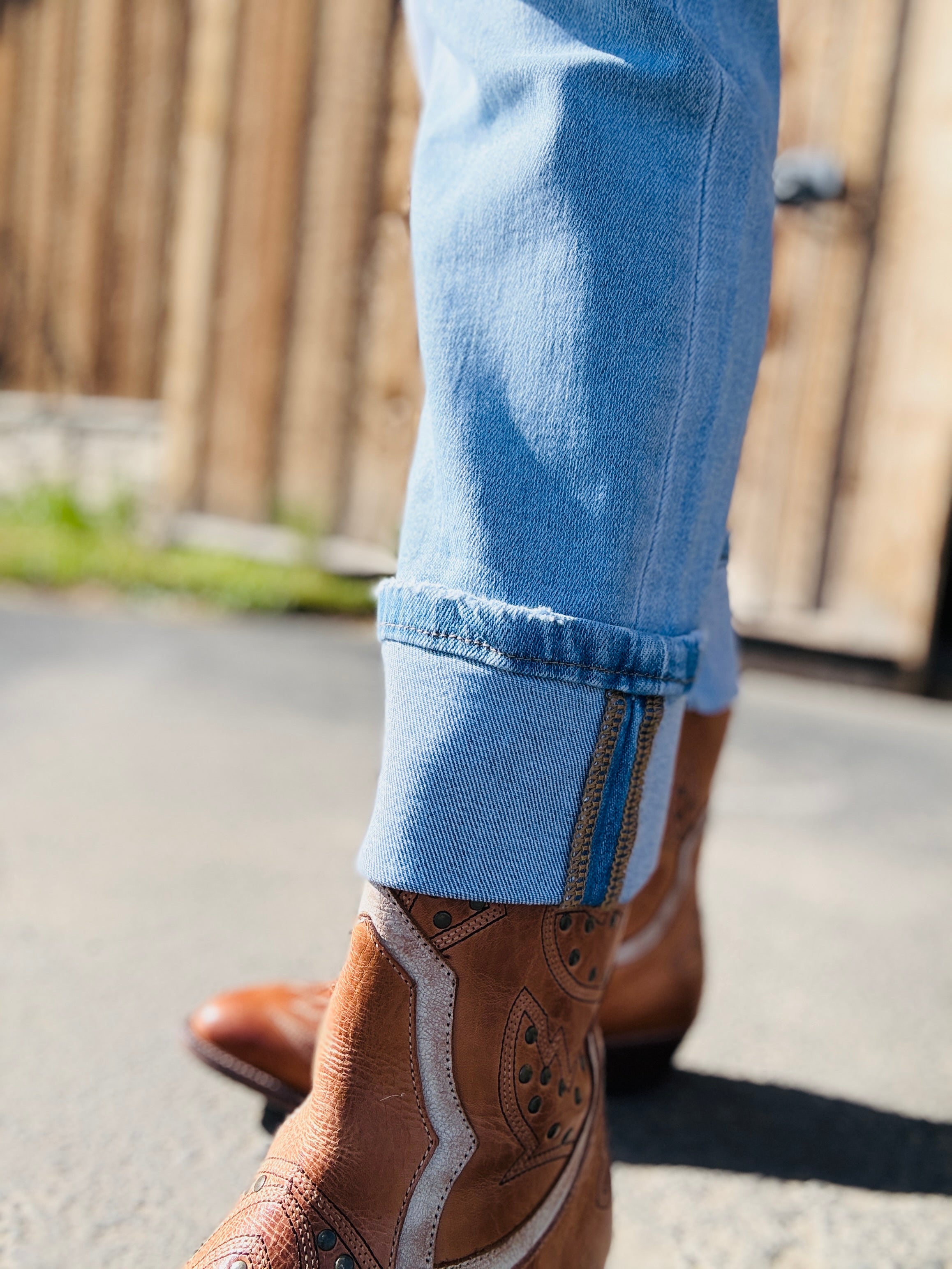MICA MR Beach Straight Cuff