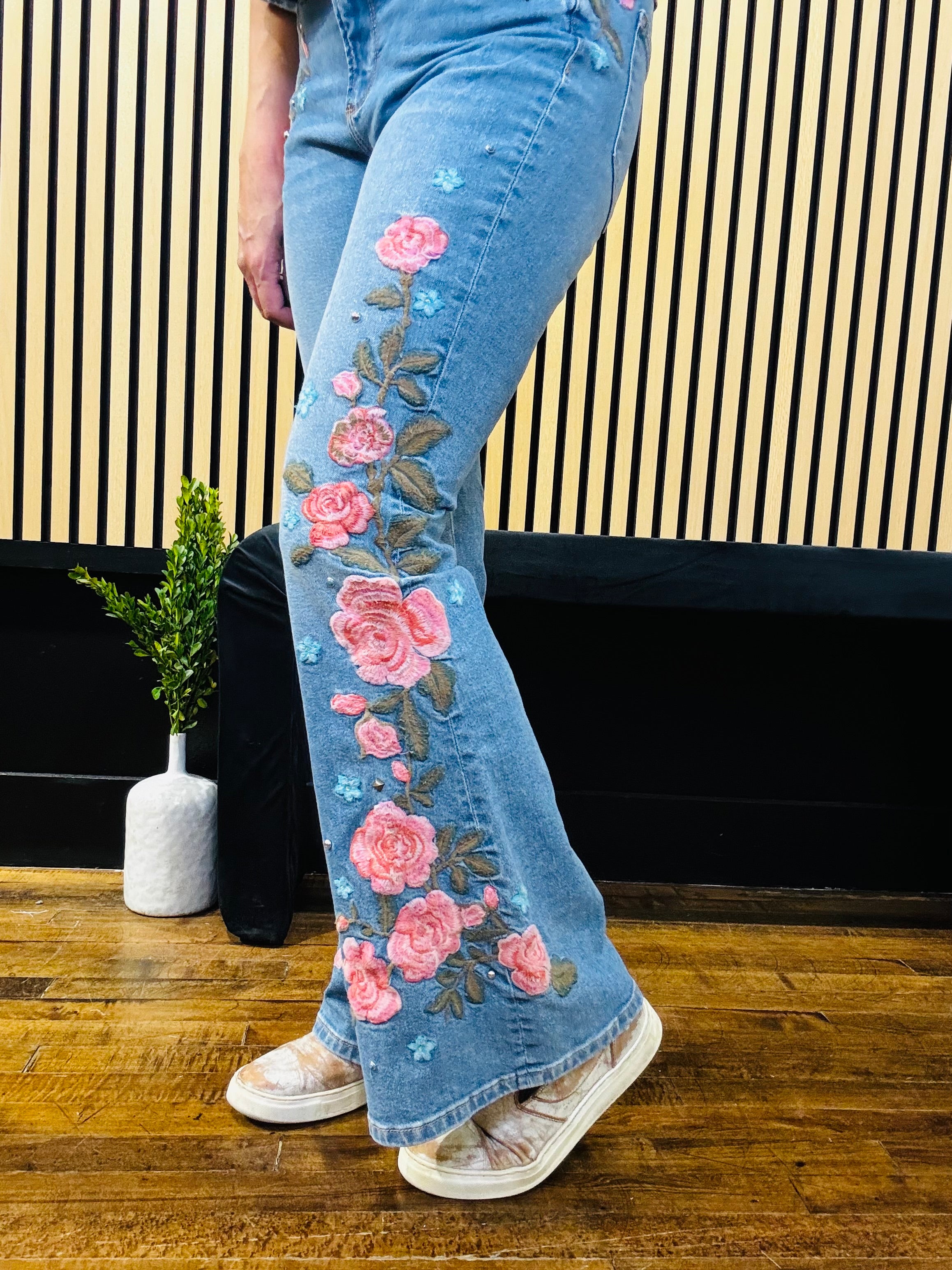 Driftwood Farrah x Floral Festival