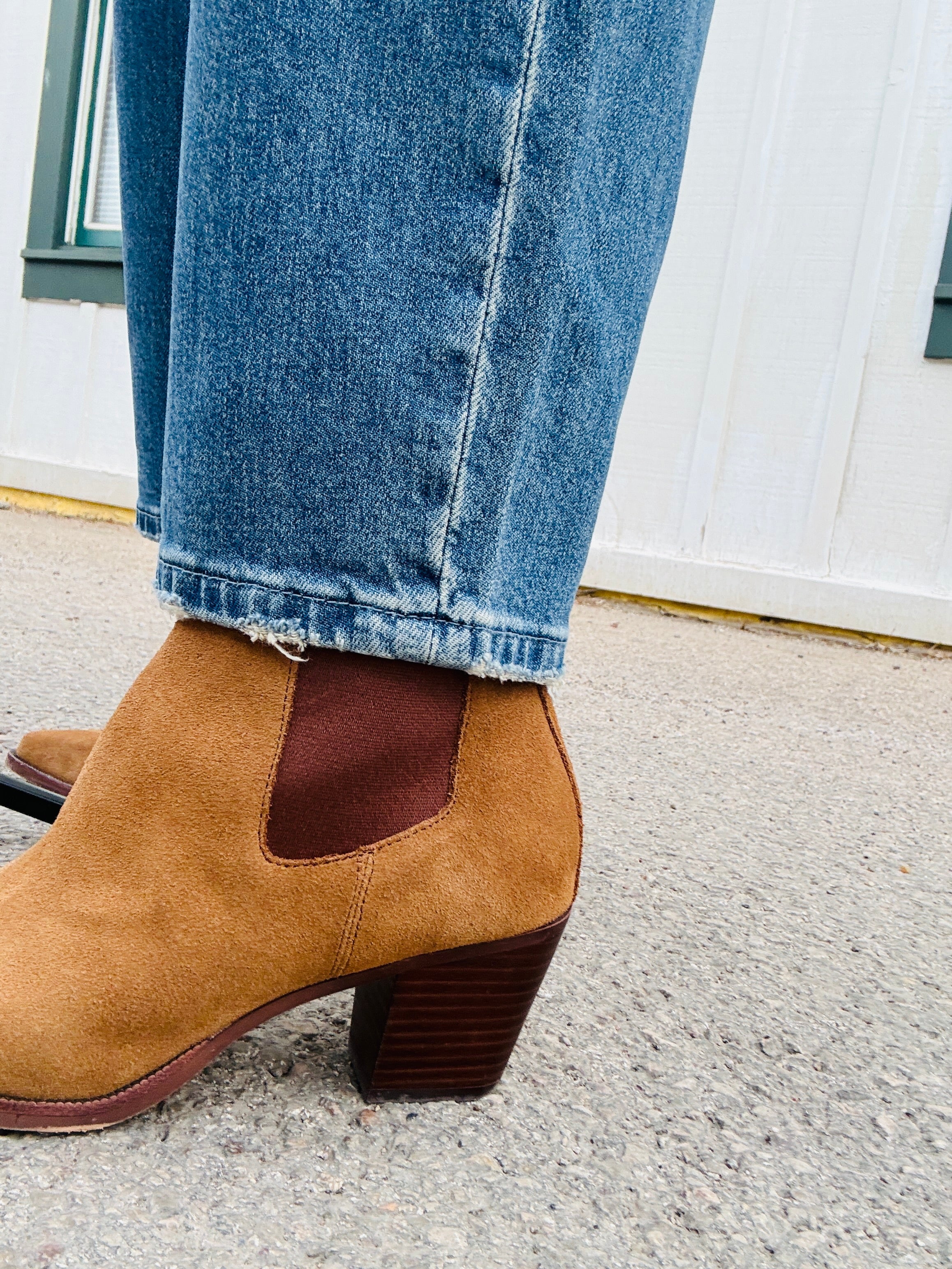 MICA HR Loose Ankle Straight