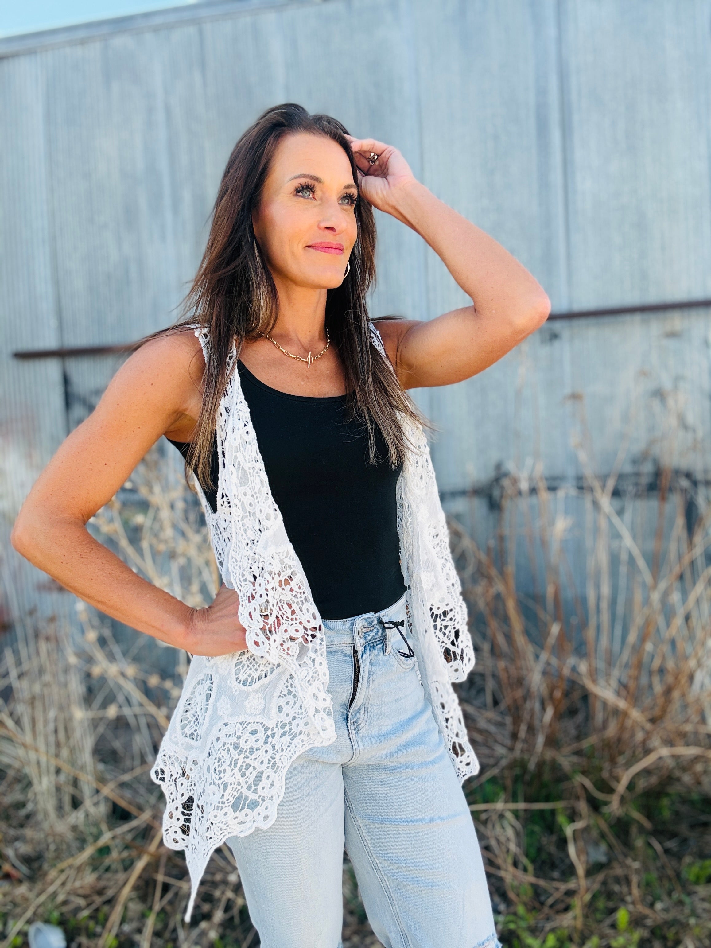 Sleeveless Hollow Lace Cardigan