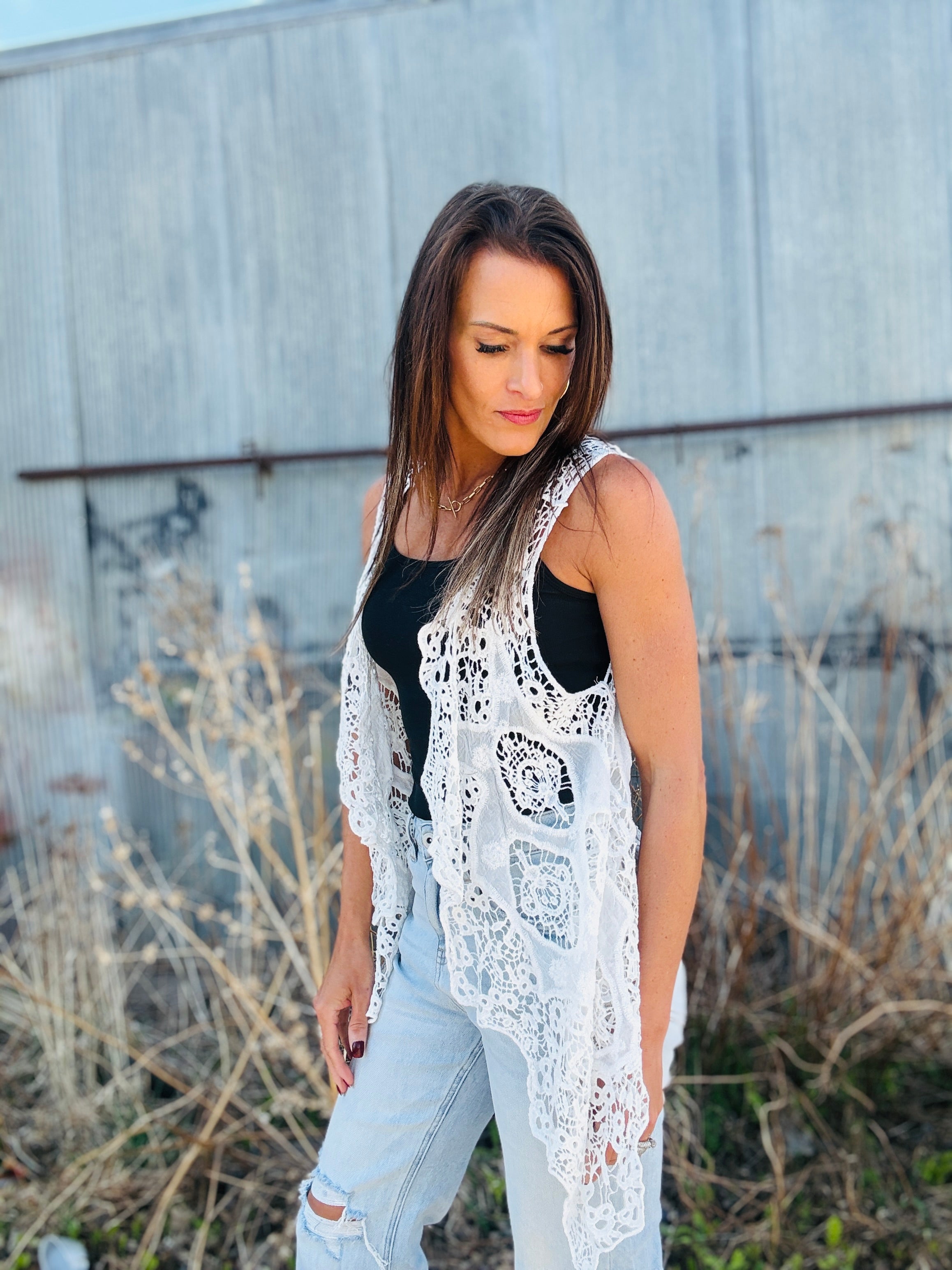 Sleeveless Hollow Lace Cardigan