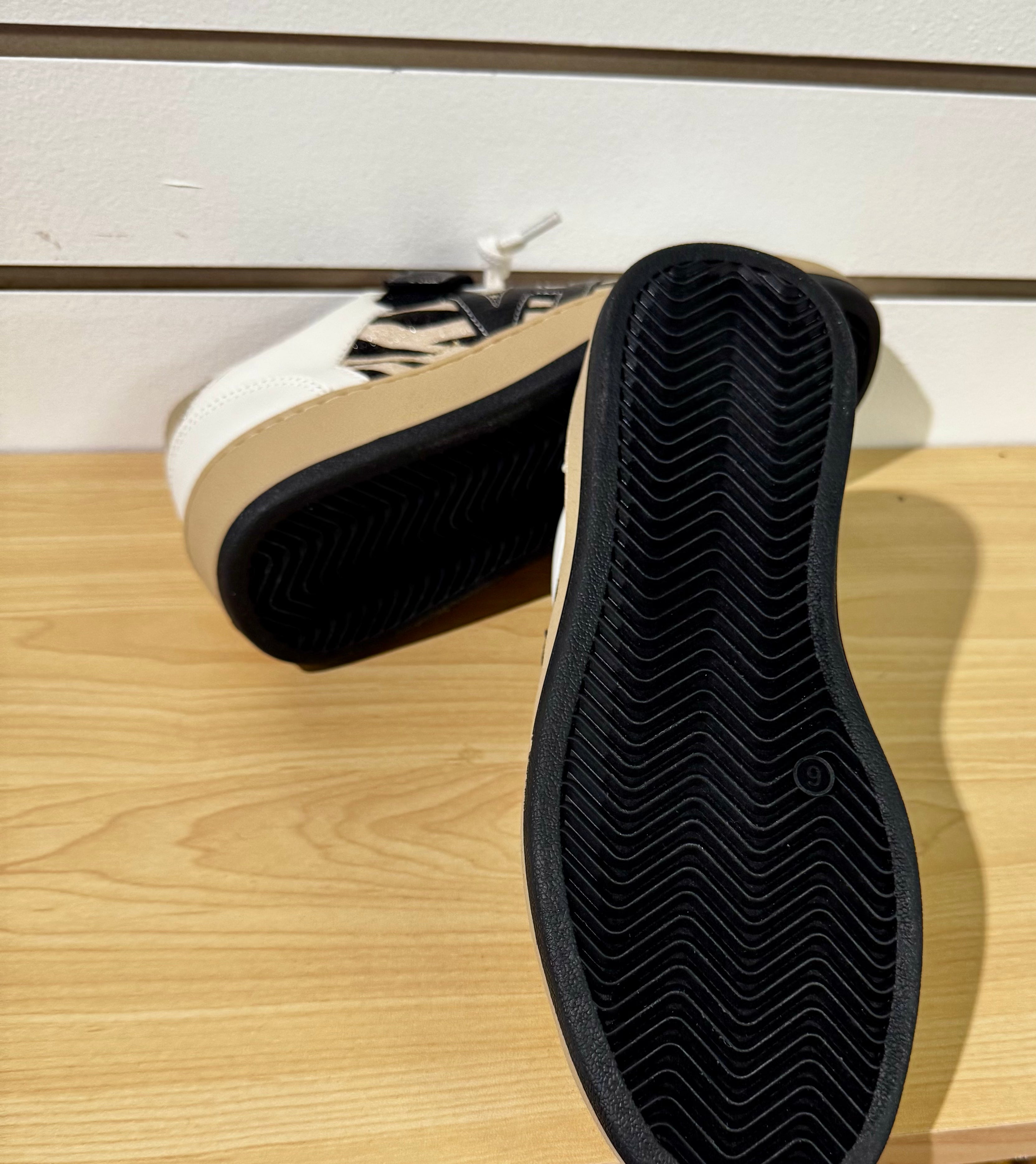 VINTAGE HAVANA Next 11 Zebra Sneaker