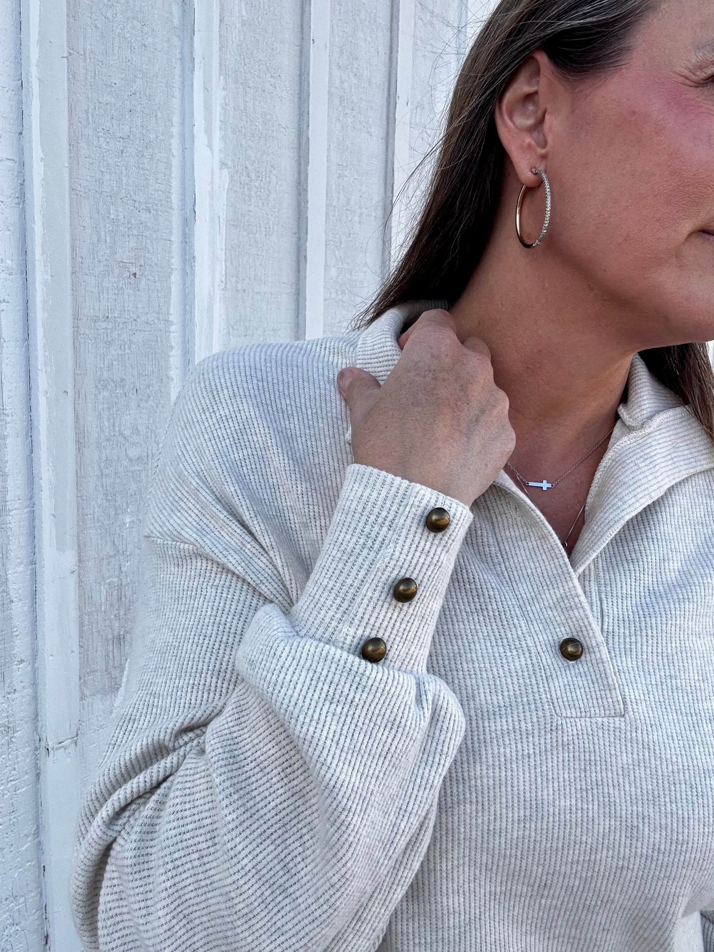 PST Damas Button Mock Neck