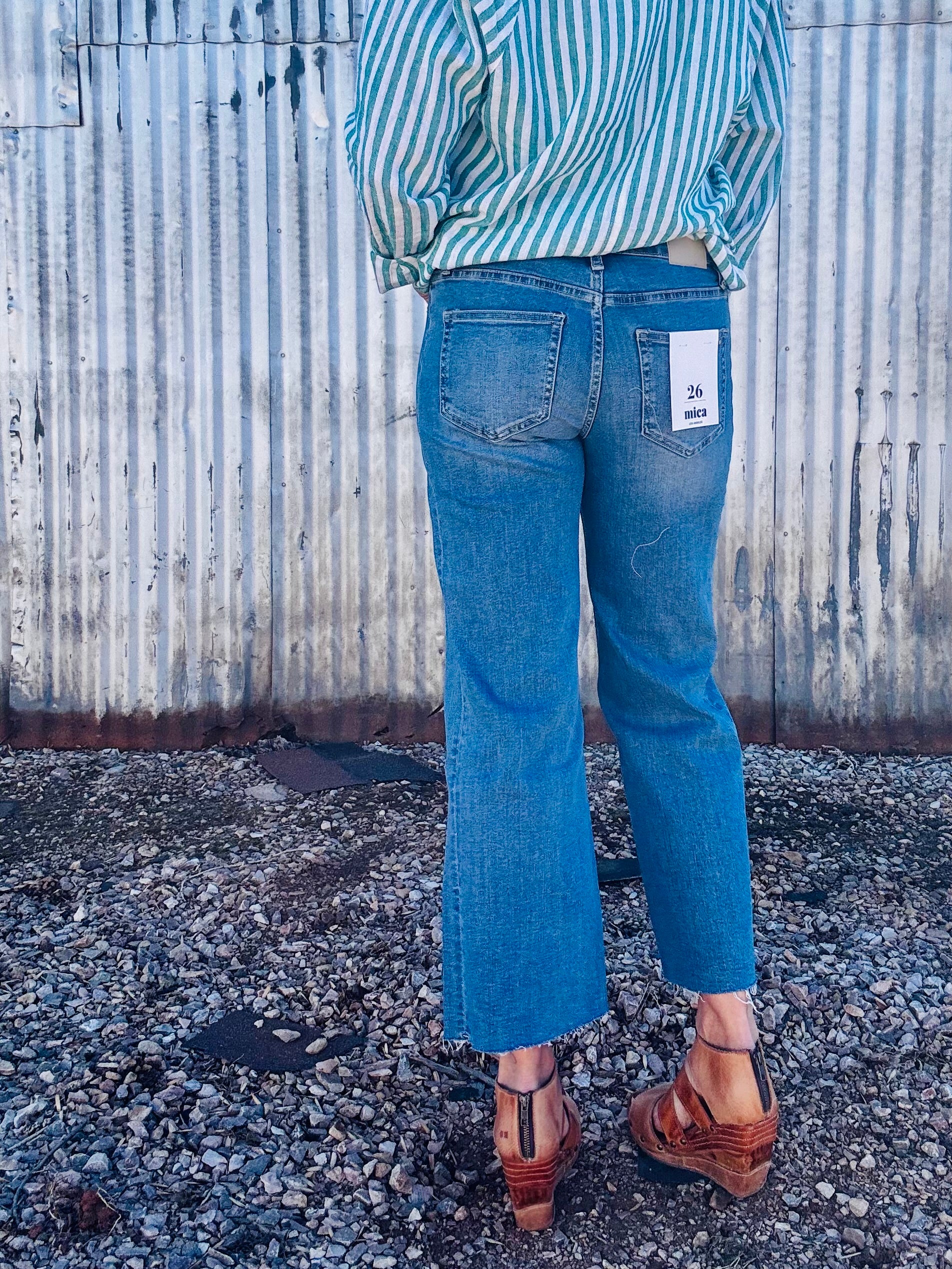 MICA MR Blue Chill Straight Crop