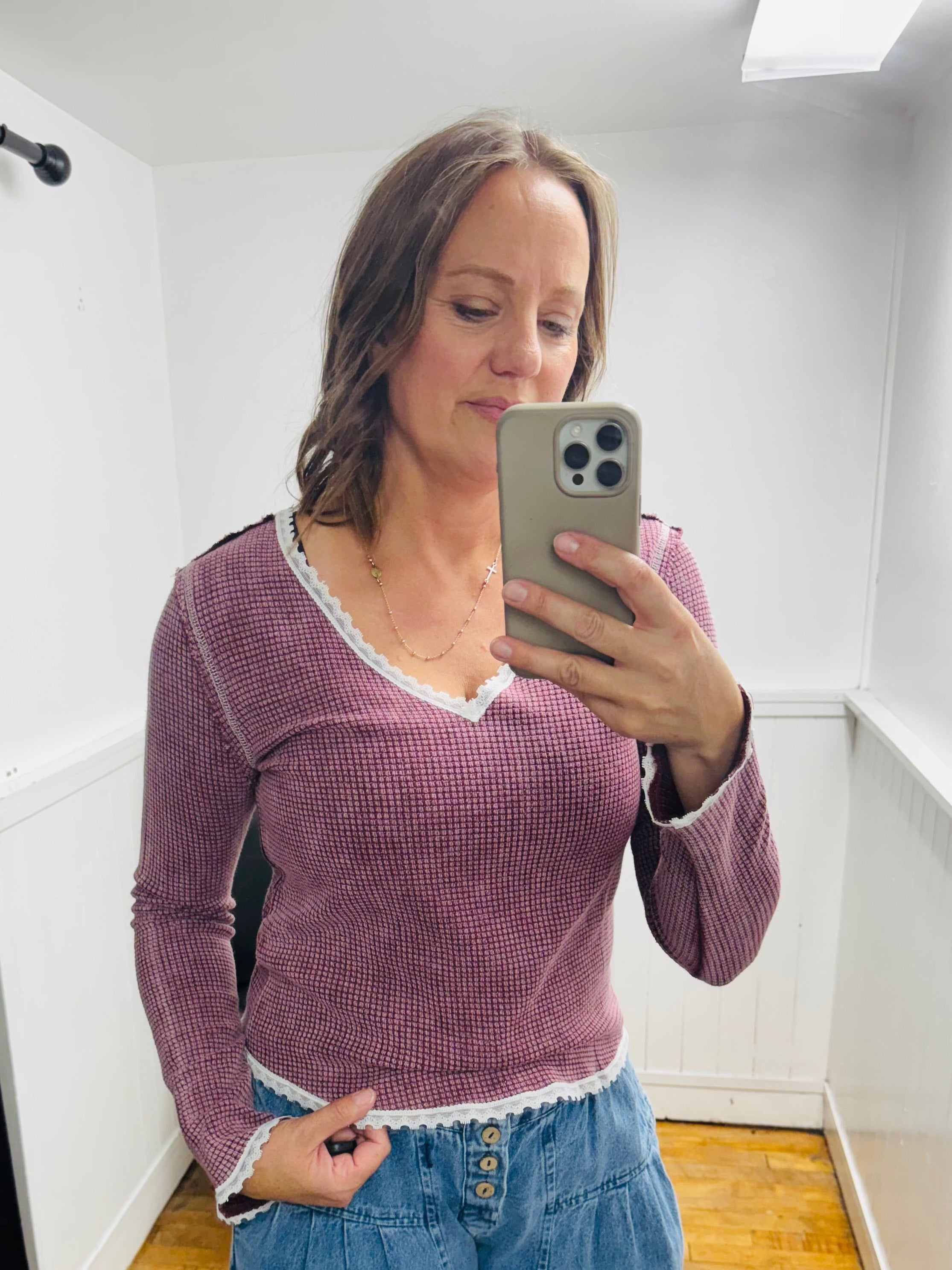 Amy V-Neck Long Sleeve